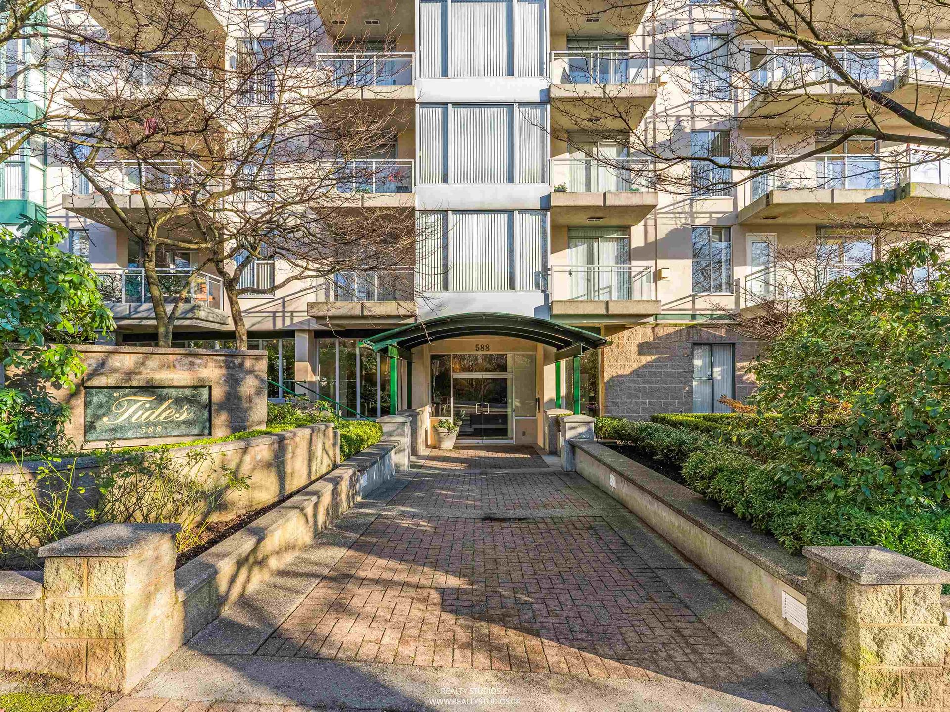 588-16th-street-ambleside-west-vancouver-29 at 201 - 588 16th Street, Ambleside, West Vancouver