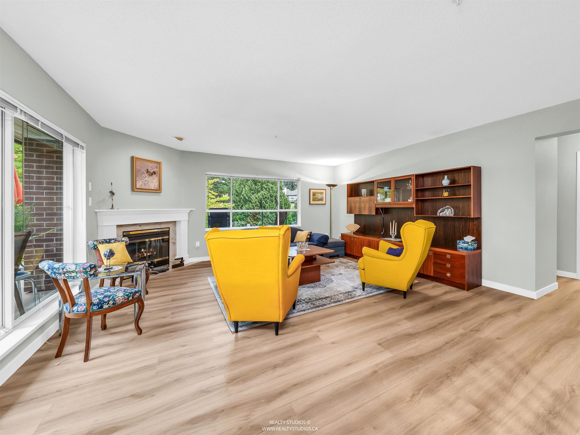 302 - 3670 Banff Court — photo 2