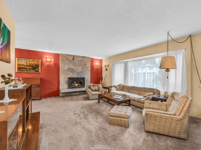 2310-magnussen-place-westlynn-north-vancouver-08 at 2310 Magnussen Place, Westlynn, North Vancouver