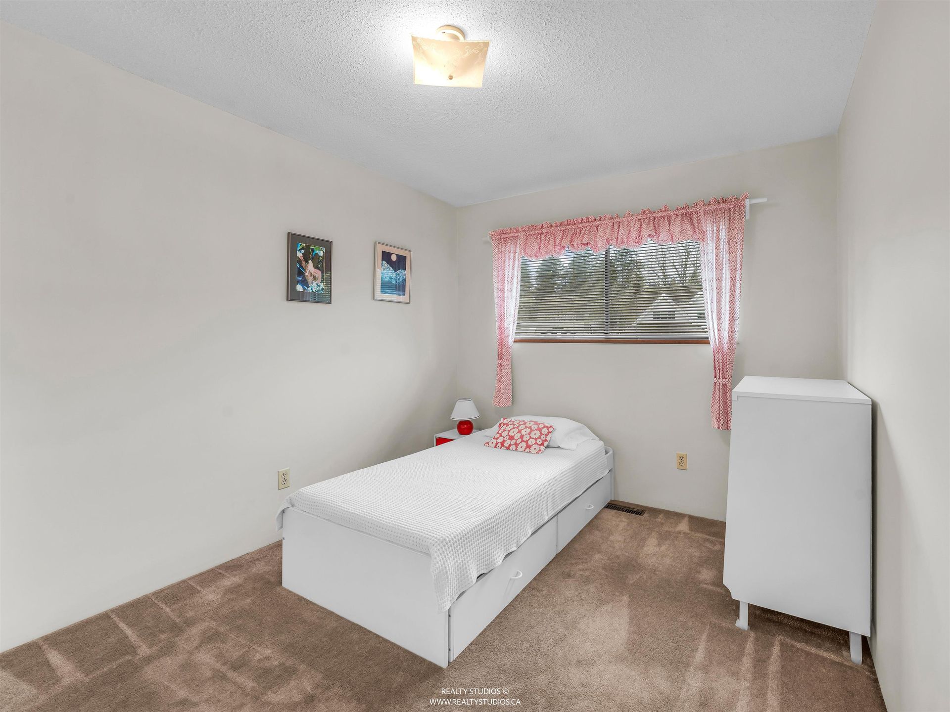 2310 Magnussen Place — photo 2