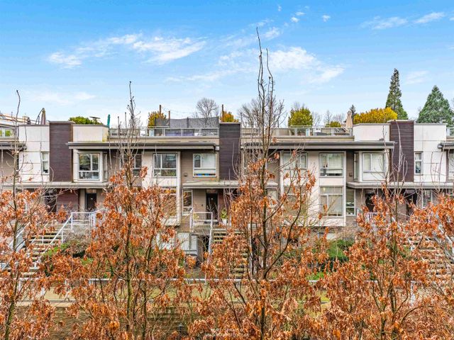 715-w-15th-street-mosquito-creek-north-vancouver-34 at 206 - 715 W 15th Street, Mosquito Creek, North Vancouver