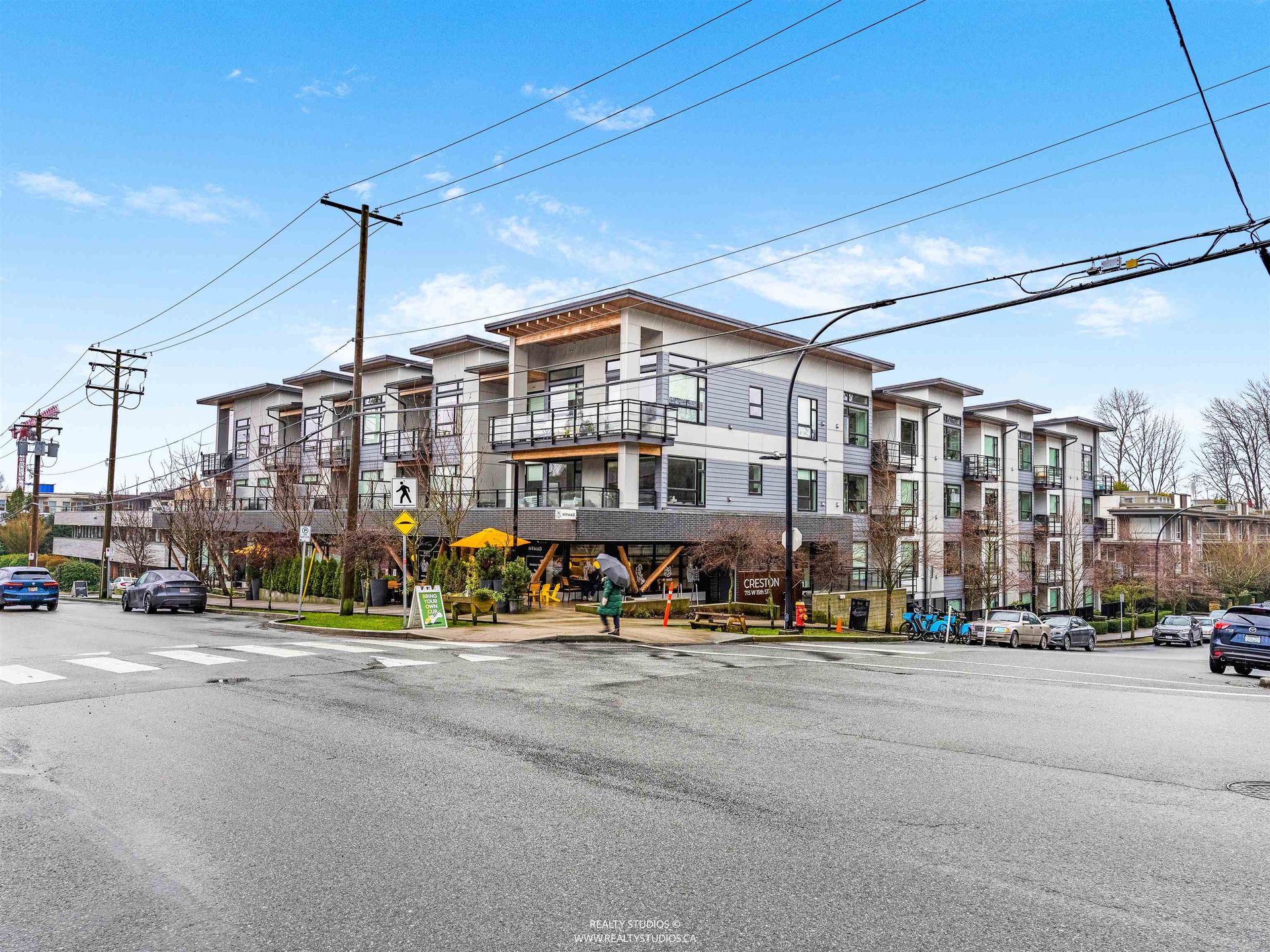 206 - 715 W 15th Street — main photo