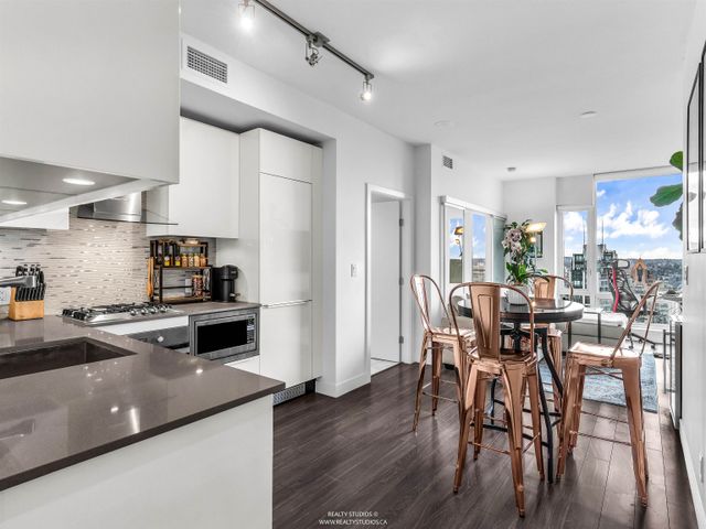 1283-howe-street-downtown-vw-vancouver-west-06 at 3305 - 1283 Howe Street, Downtown VW, Vancouver West