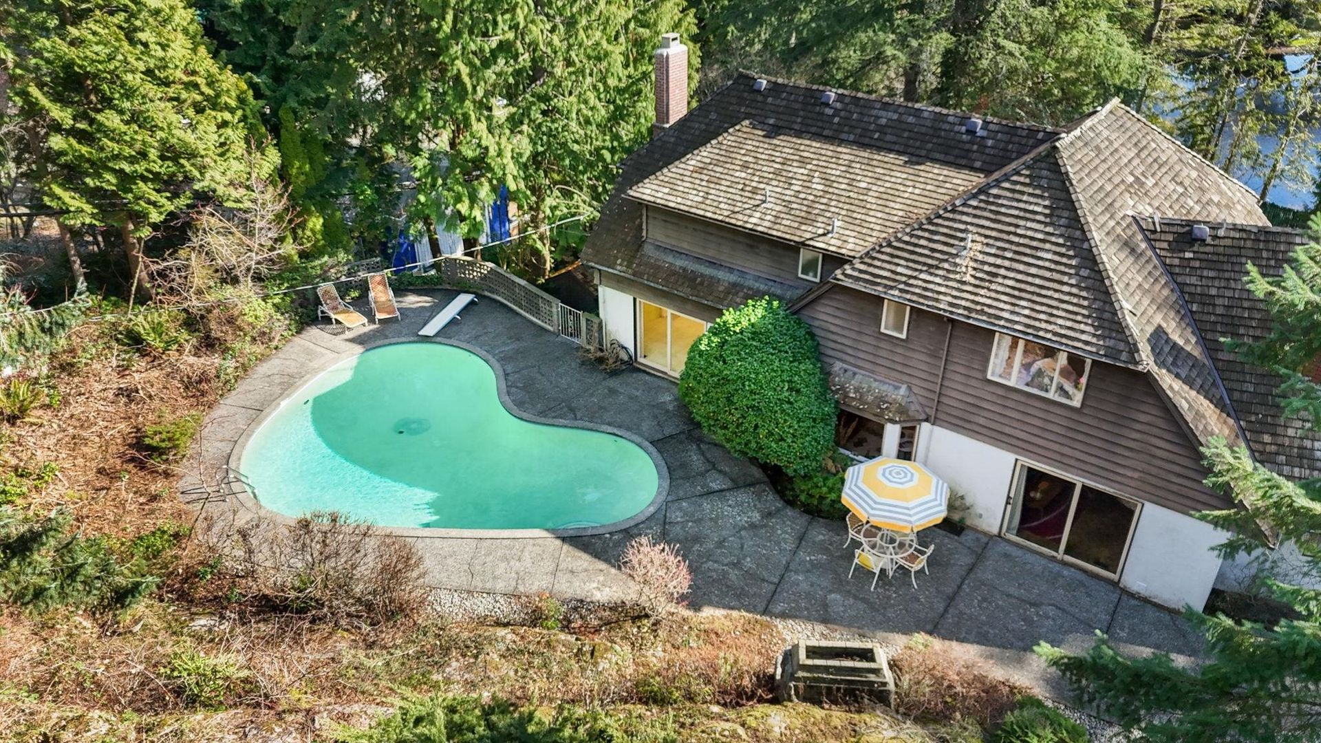 895-elveden-row-british-properties-west-vancouver-03 at 895 Elveden Row, British Properties, West Vancouver