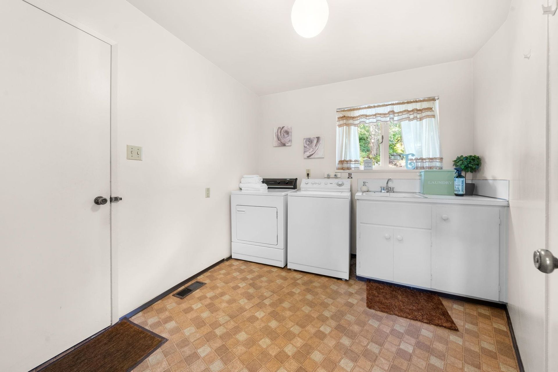 895-elveden-row-british-properties-west-vancouver-30 at 895 Elveden Row, British Properties, West Vancouver