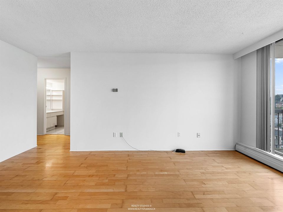 1605 - 145 St. Georges Avenue2