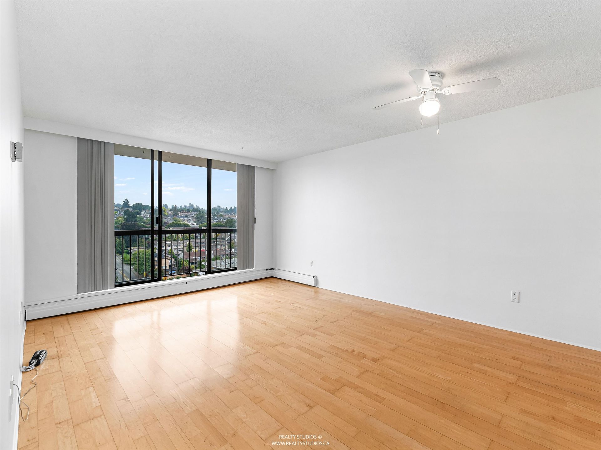 145-st-georges-avenue-lower-lonsdale-north-vancouver-06 at 1605 - 145 St. Georges Avenue, Lower Lonsdale, North Vancouver