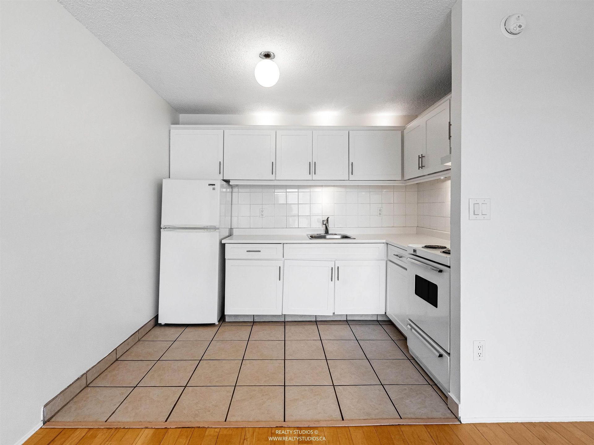 145-st-georges-avenue-lower-lonsdale-north-vancouver-12 at 1605 - 145 St. Georges Avenue, Lower Lonsdale, North Vancouver