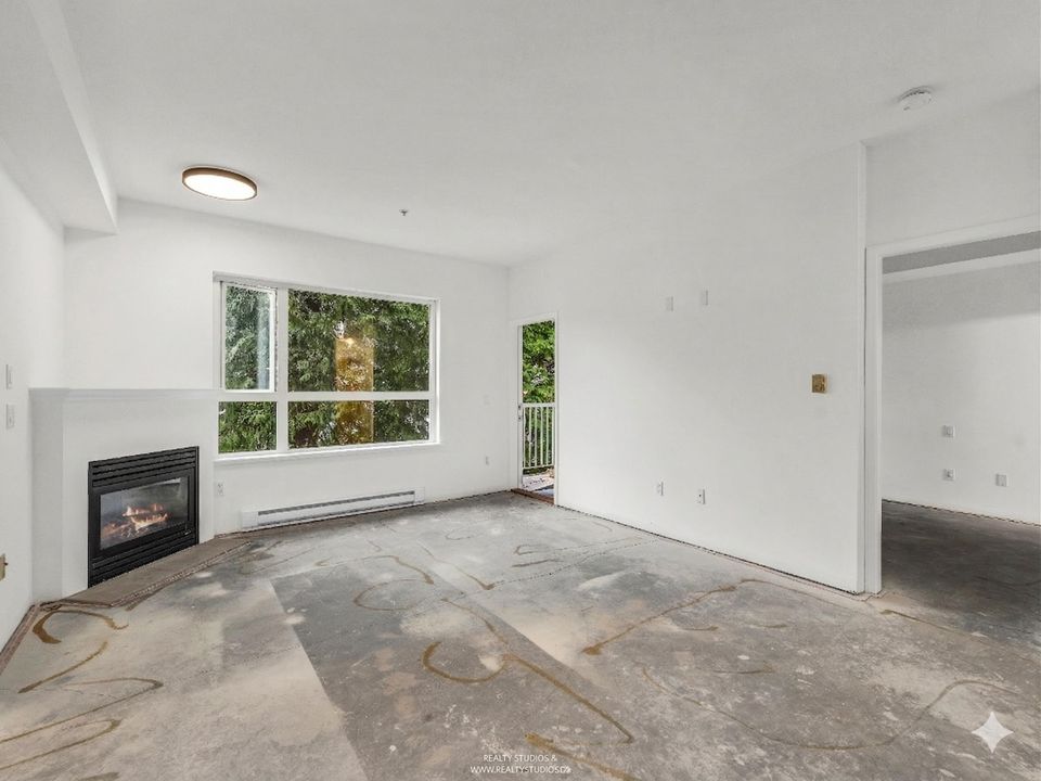 206 - 3151 Connaught Crescent2