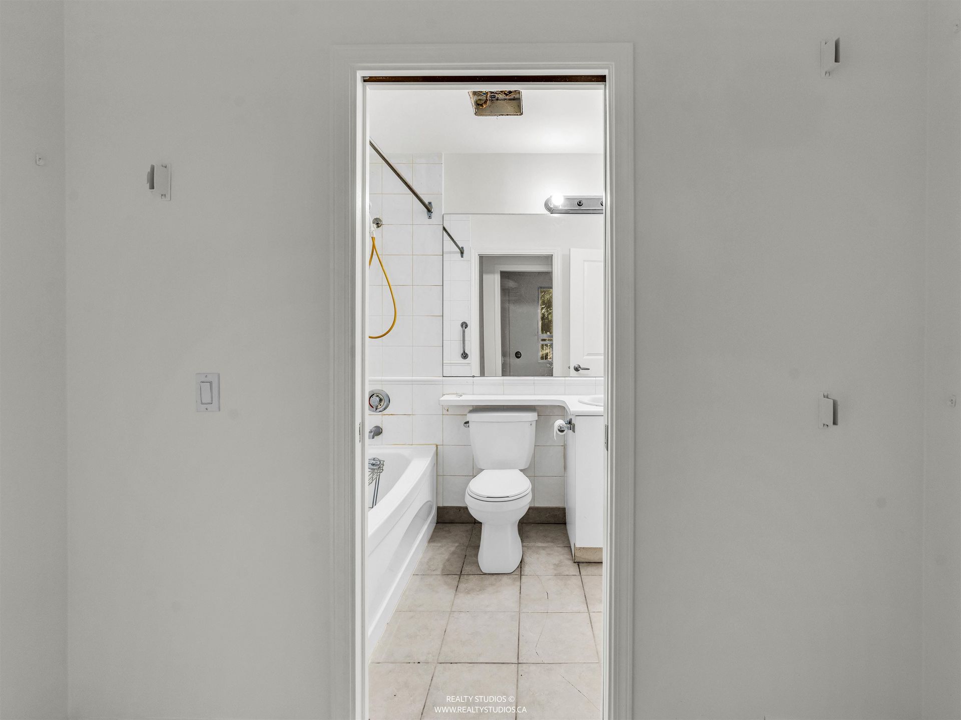 3151-connaught-crescent-edgemont-north-vancouver-16 at 206 - 3151 Connaught Crescent, Edgemont, North Vancouver