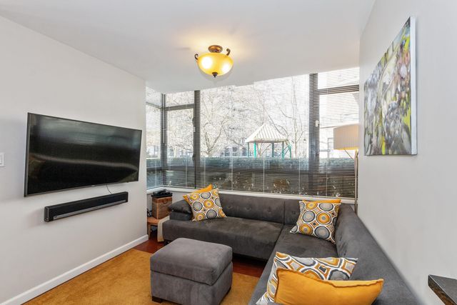 168-w-1st-street-lower-lonsdale-north-vancouver-03 at 168 W 1st Street, Lower Lonsdale, North Vancouver