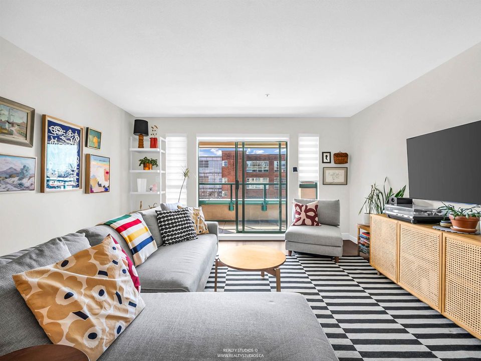 303 - 223 Mountain Highway0