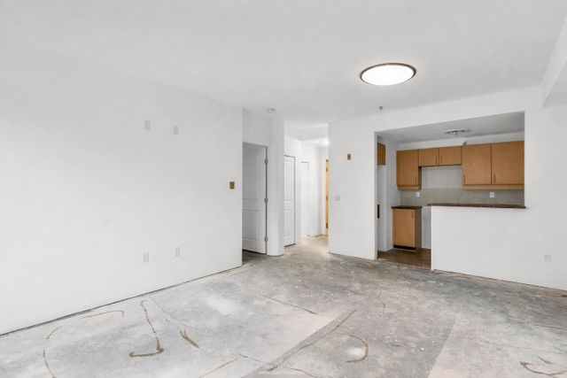 3151-connaught-crescent-edgemont-north-vancouver-06 at 206 - 3151 Connaught Crescent, Edgemont, North Vancouver