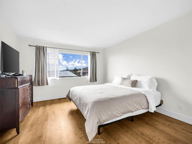 1405-20th-street-ambleside-west-vancouver-09 at 1405 20th Street, Ambleside, West Vancouver