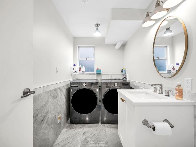 1405-20th-street-ambleside-west-vancouver-16 at 1405 20th Street, Ambleside, West Vancouver