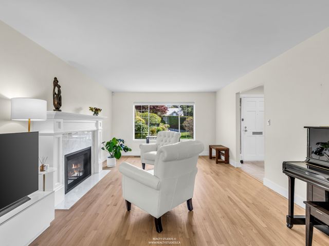 realty-studios-real-estate-photography-48 at 1405 20th Street, Ambleside, West Vancouver