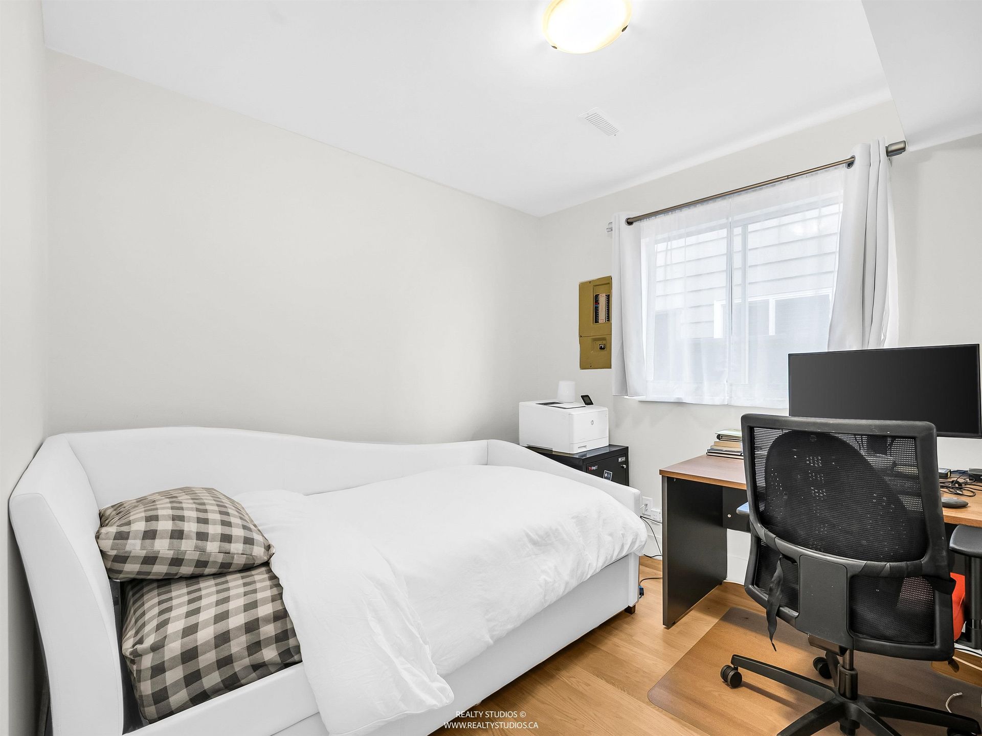 1405-20th-street-ambleside-west-vancouver-08 at 1405 20th Street, Ambleside, West Vancouver