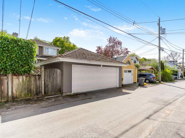 3263-w-14th-avenue-kitsilano-vancouver-west-39 at 3263 W 14th Avenue, Kitsilano, Vancouver West