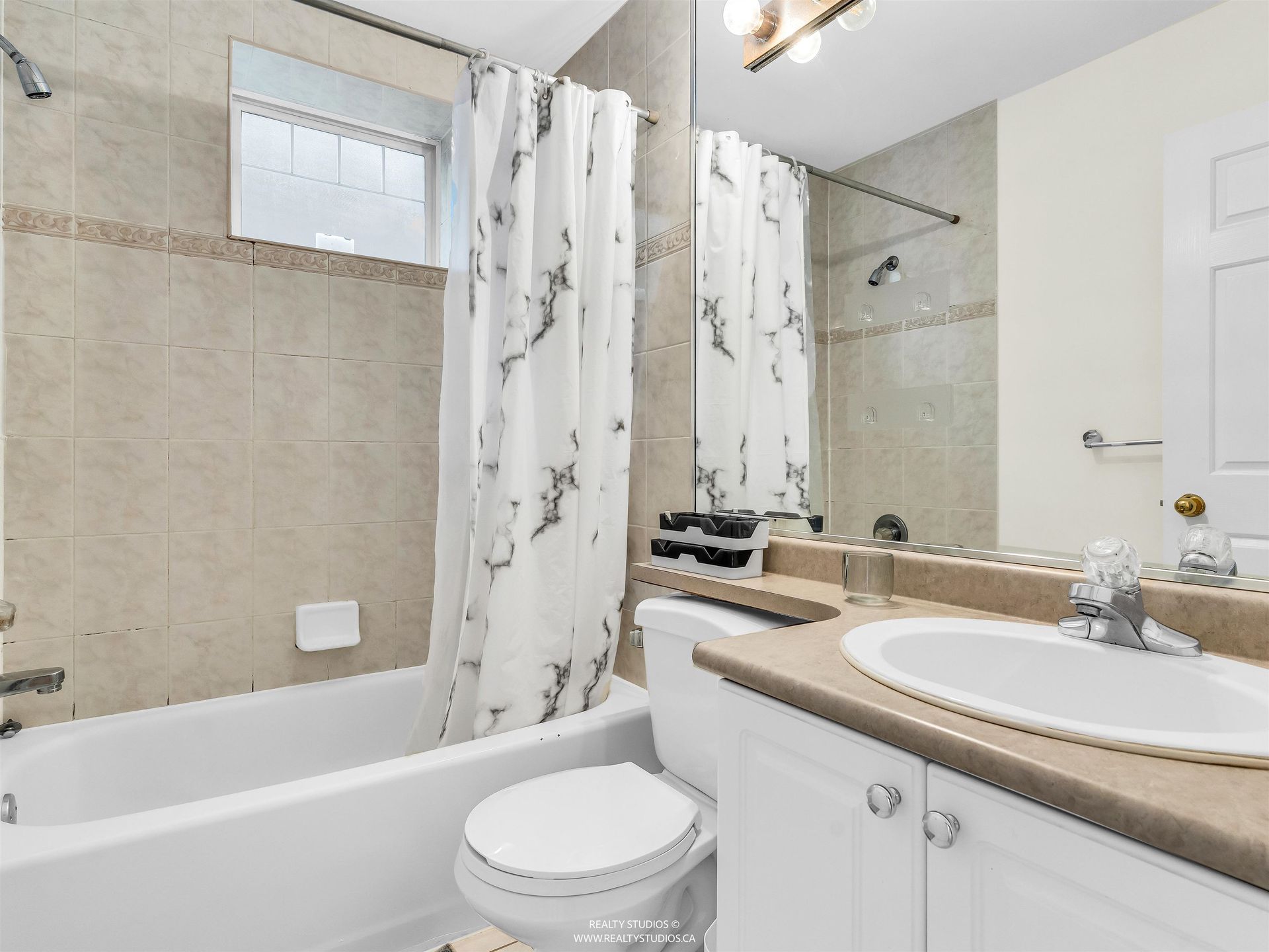 3263-w-14th-avenue-kitsilano-vancouver-west-29 at 3263 W 14th Avenue, Kitsilano, Vancouver West