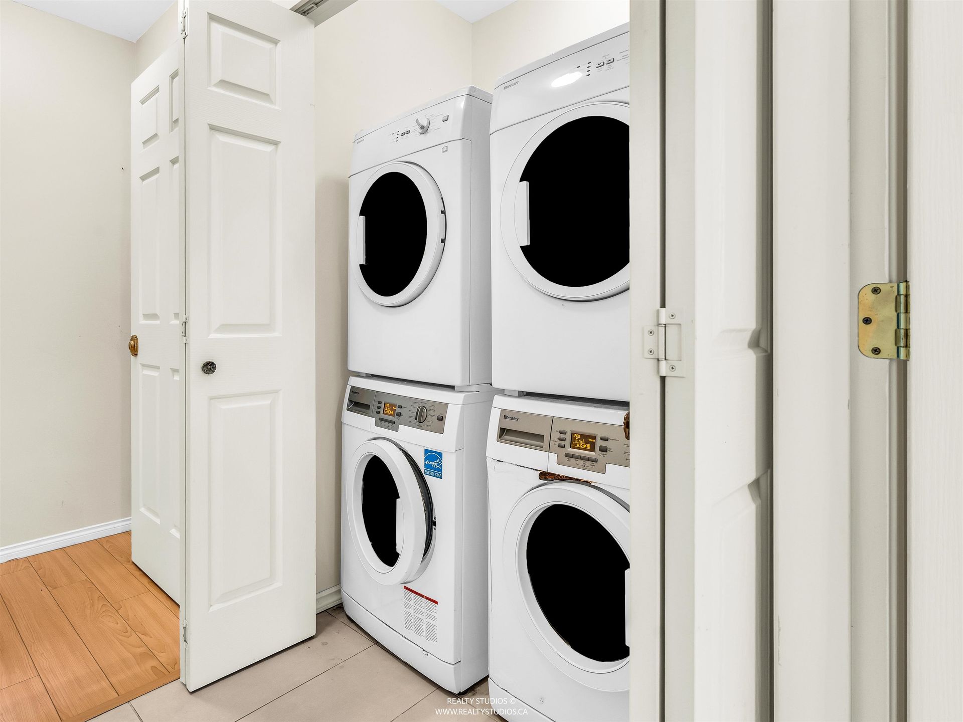 3263-w-14th-avenue-kitsilano-vancouver-west-33 at 3263 W 14th Avenue, Kitsilano, Vancouver West