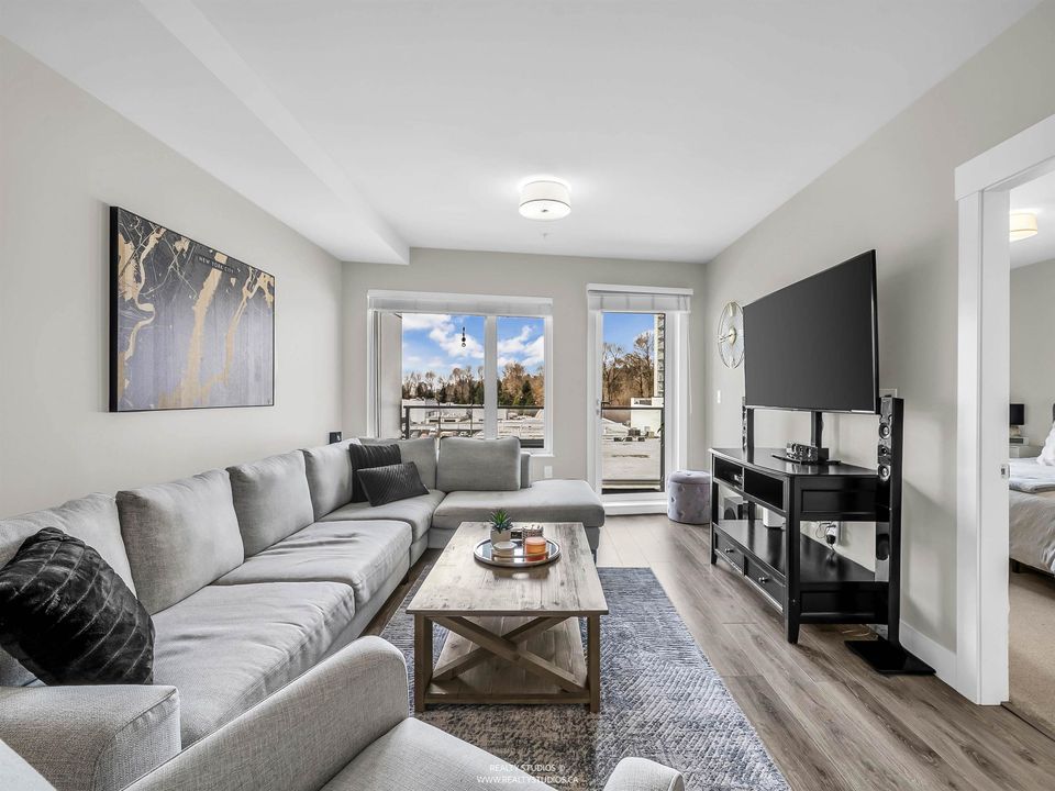 401 - 1496 Charlotte Road4