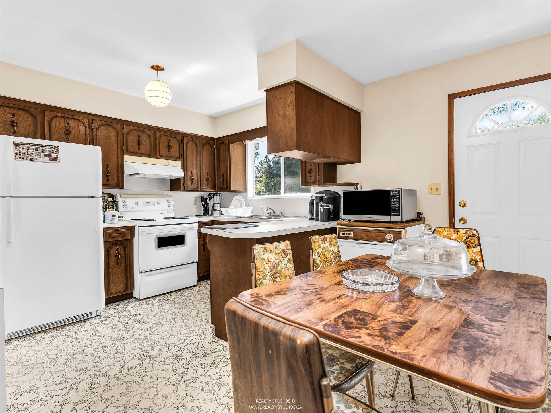 2553-bendale-road-blueridge-nv-north-vancouver-09 at 2553 Bendale Road, Blueridge NV, North Vancouver