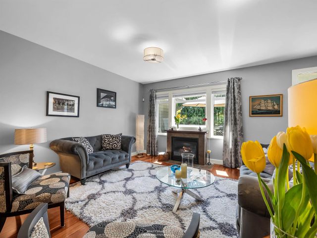 938-beaumont-drive-edgemont-north-vancouver-02 at 938 Beaumont Drive, Edgemont, North Vancouver