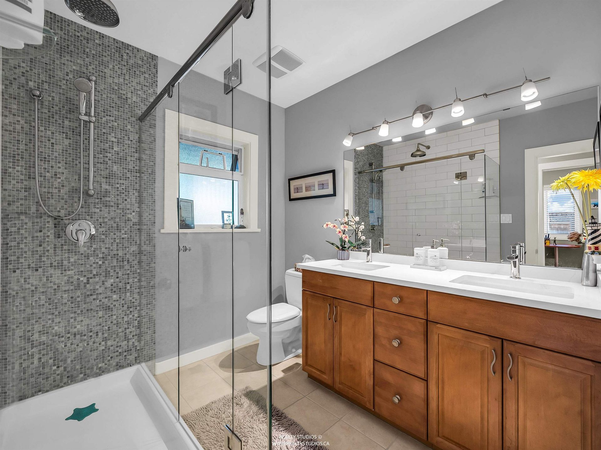 938-beaumont-drive-edgemont-north-vancouver-16 at 938 Beaumont Drive, Edgemont, North Vancouver