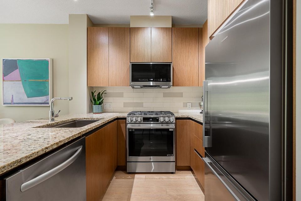 202 - 135 W 2nd Street3