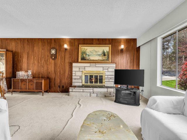 2553-bendale-road-blueridge-nv-north-vancouver-03 at 2553 Bendale Road, Blueridge NV, North Vancouver
