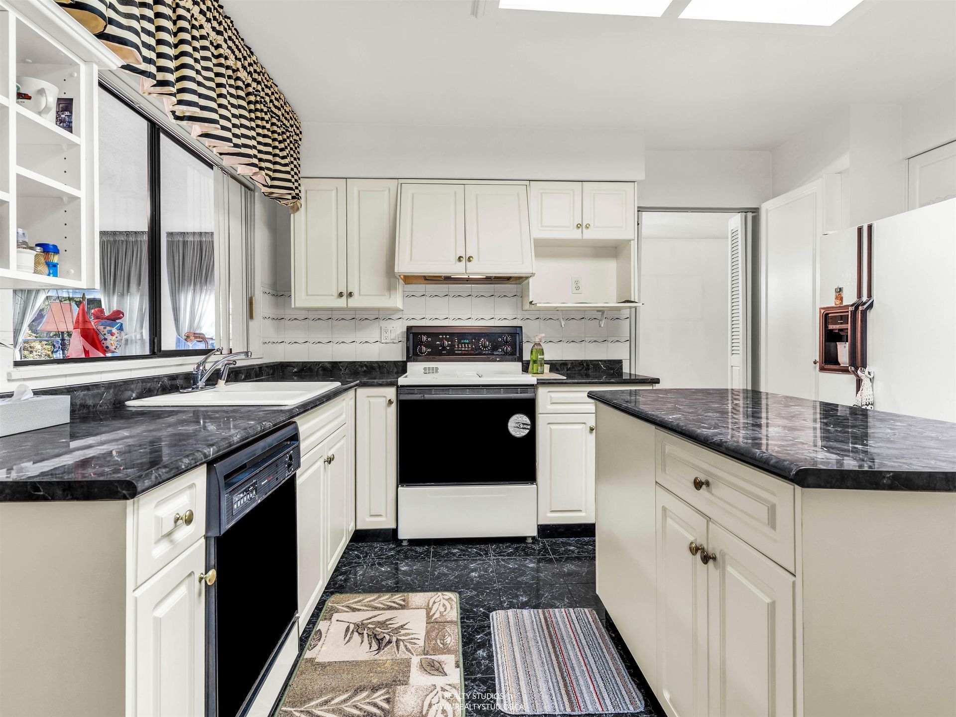 2599-masefield-road-lynn-valley-north-vancouver-21 at 2599 Masefield Road, Lynn Valley, North Vancouver
