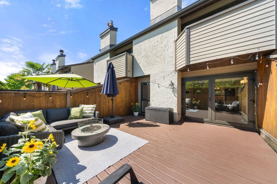 18 - 220 E 11th Street0