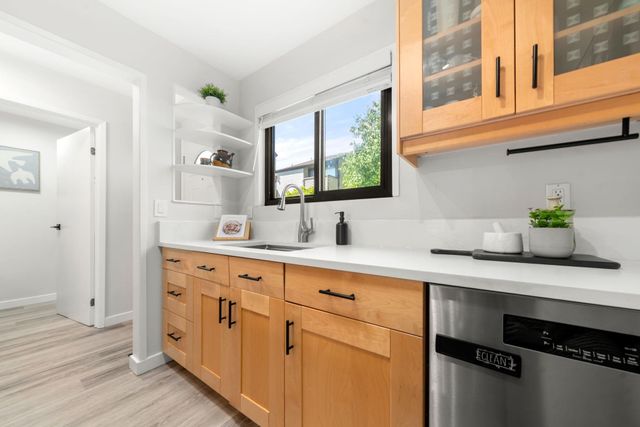 220-e-11th-street-central-lonsdale-north-vancouver-15 at 18 - 220 E 11th Street, Central Lonsdale, North Vancouver