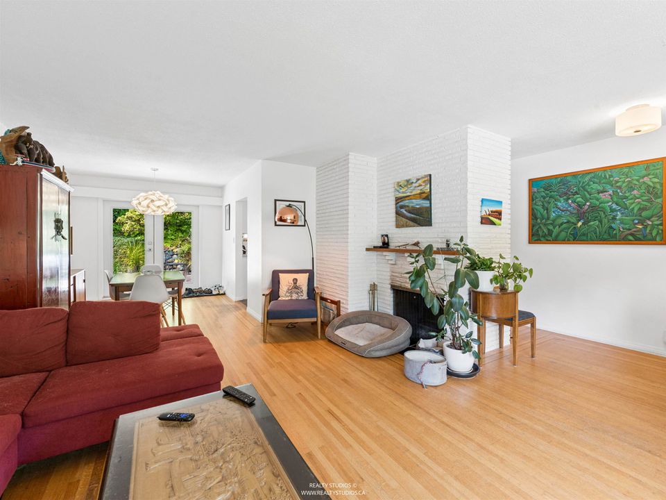 1525 Avonlynn Crescent4