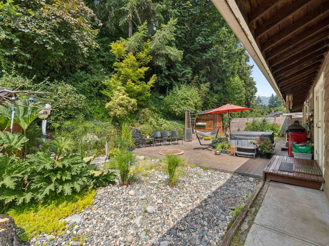 1525-avonlynn-crescent-westlynn-north-vancouver-27 at 1525 Avonlynn Crescent, Westlynn, North Vancouver