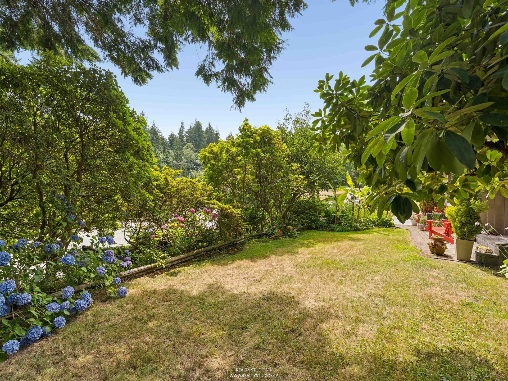 1525-avonlynn-crescent-westlynn-north-vancouver-29 at 1525 Avonlynn Crescent, Westlynn, North Vancouver