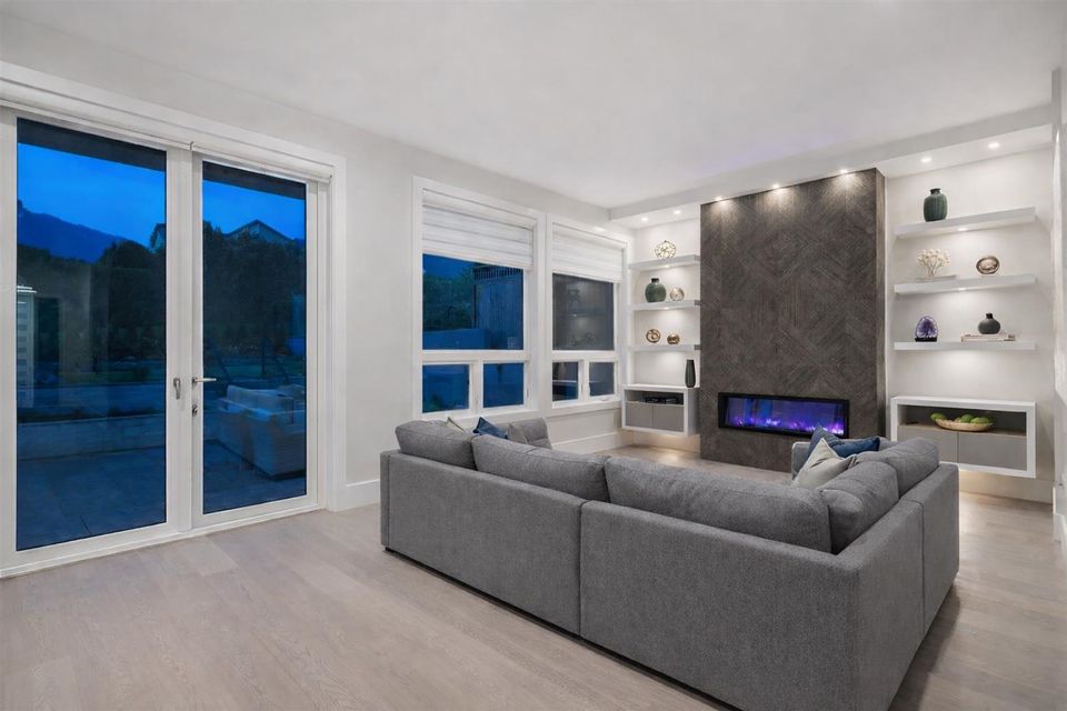 356 W 28th Street4
