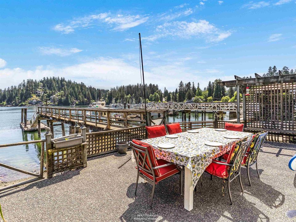 2558 Panorama Drive3