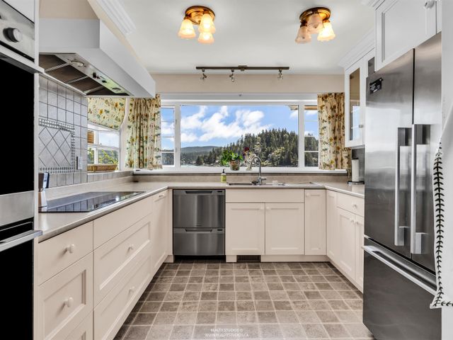 2558-panorama-drive-deep-cove-north-vancouver-29 at 2558 Panorama Drive, Deep Cove, North Vancouver