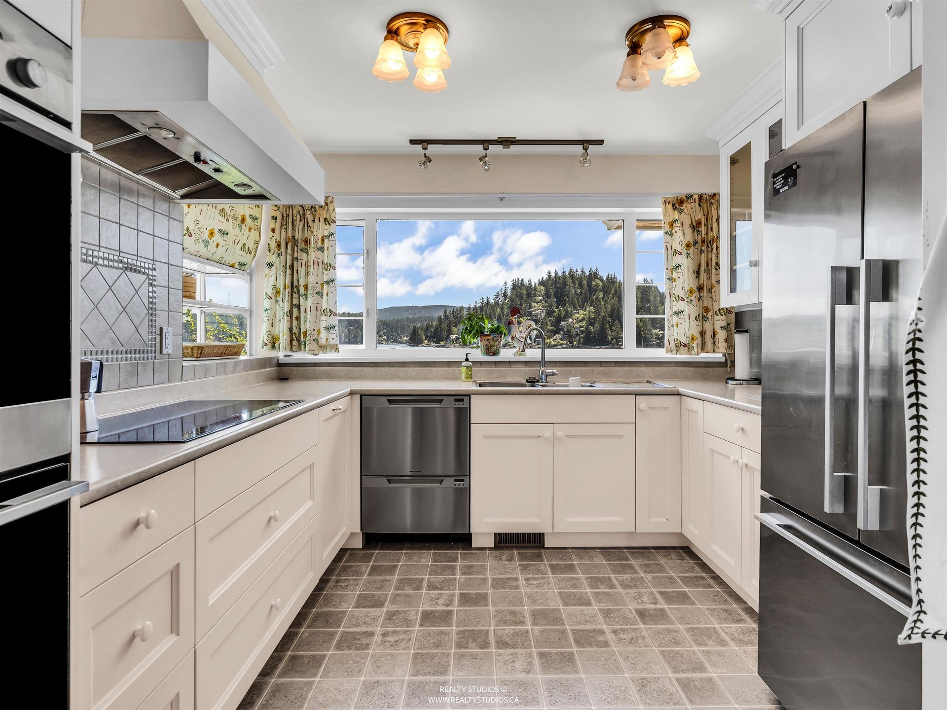 2558-panorama-drive-deep-cove-north-vancouver-29 at 2558 Panorama Drive, Deep Cove, North Vancouver