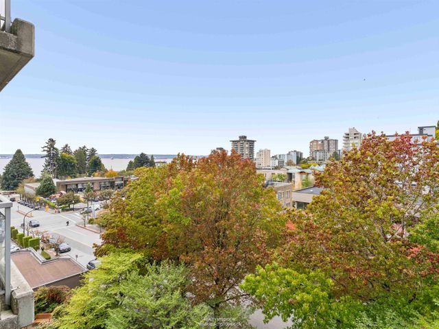 588-16th-street-ambleside-west-vancouver-13 at 603 - 588 16th Street, Ambleside, West Vancouver