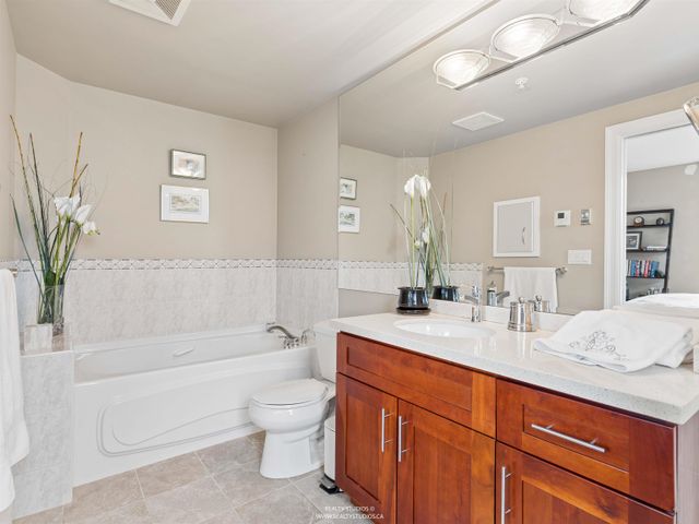 588-16th-street-ambleside-west-vancouver-31 at 603 - 588 16th Street, Ambleside, West Vancouver