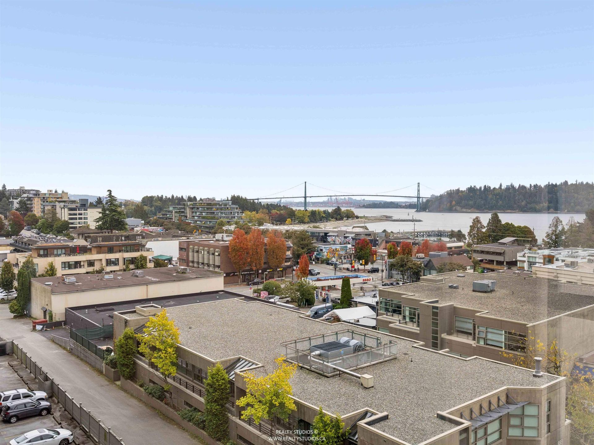588-16th-street-ambleside-west-vancouver-02 at 603 - 588 16th Street, Ambleside, West Vancouver