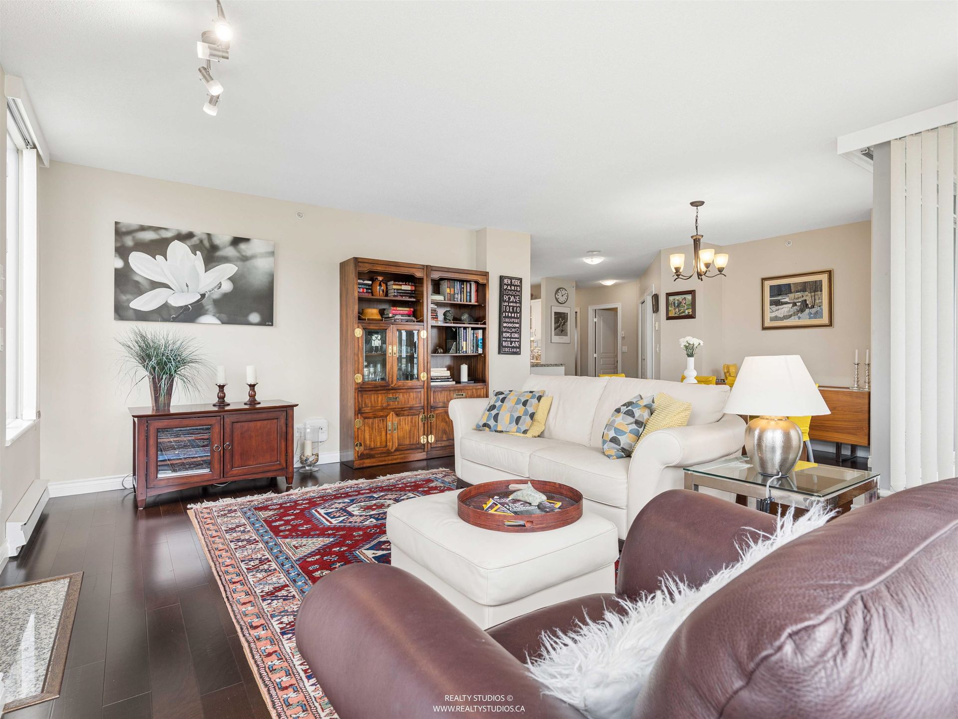 588-16th-street-ambleside-west-vancouver-05 at 603 - 588 16th Street, Ambleside, West Vancouver