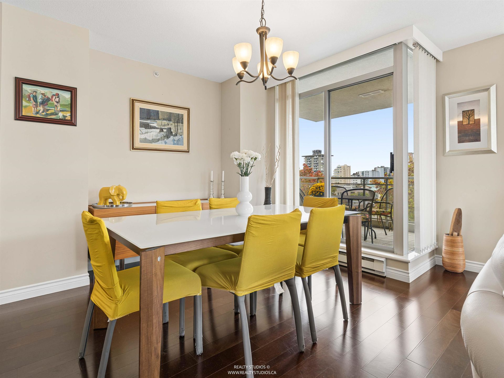 588-16th-street-ambleside-west-vancouver-11 at 603 - 588 16th Street, Ambleside, West Vancouver