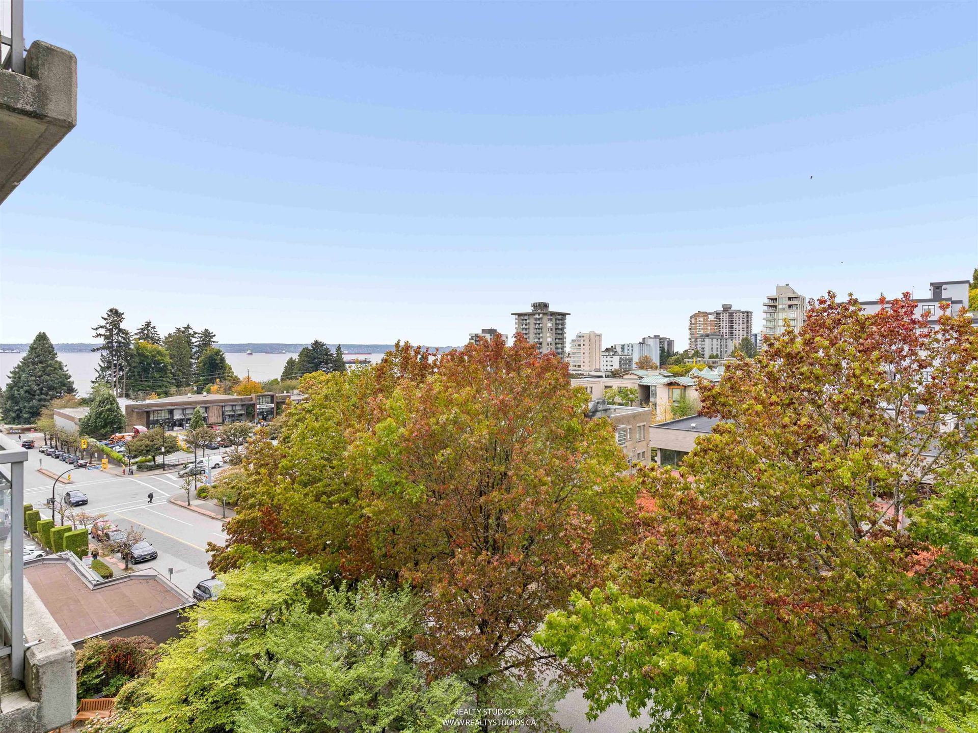 588-16th-street-ambleside-west-vancouver-13 at 603 - 588 16th Street, Ambleside, West Vancouver
