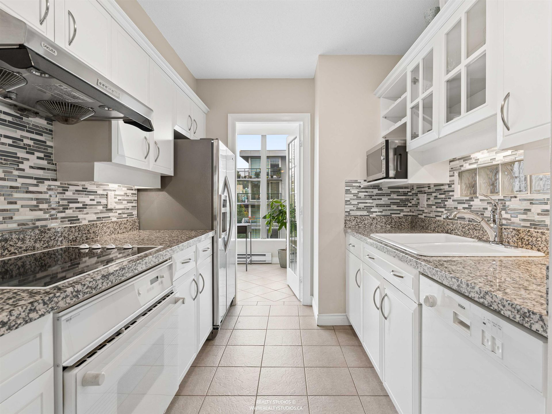 588-16th-street-ambleside-west-vancouver-17 at 603 - 588 16th Street, Ambleside, West Vancouver