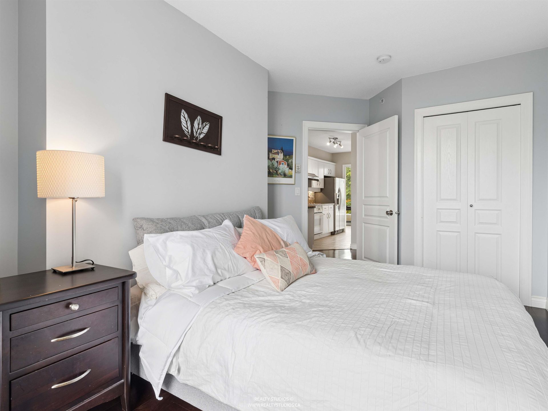 588-16th-street-ambleside-west-vancouver-21 at 603 - 588 16th Street, Ambleside, West Vancouver