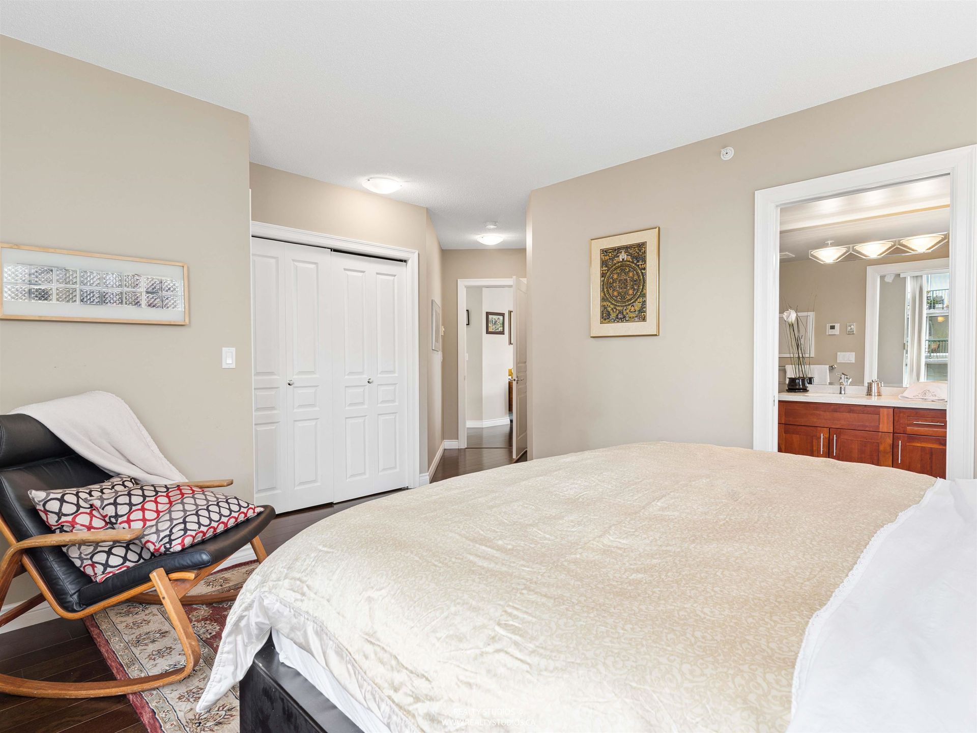 588-16th-street-ambleside-west-vancouver-26 at 603 - 588 16th Street, Ambleside, West Vancouver