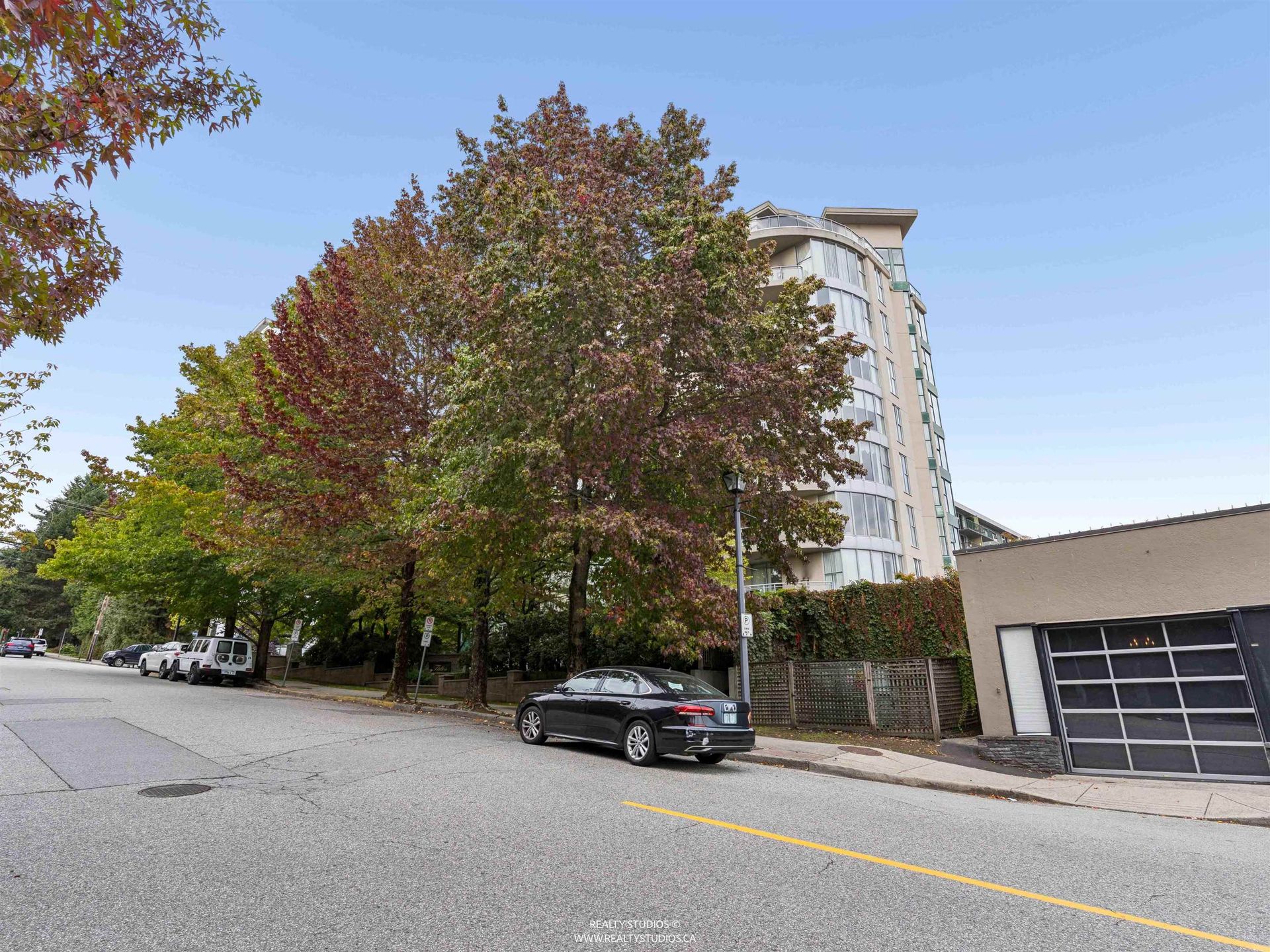 588-16th-street-ambleside-west-vancouver-37 at 603 - 588 16th Street, Ambleside, West Vancouver